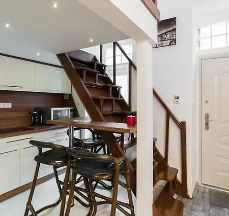 Cheery Flat Apartment *